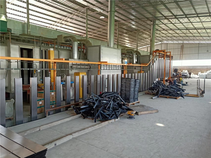 廠房內(nèi)景-噴塑一體機(jī).jpg 廠房內(nèi)景-噴塑一體機(jī).jpg